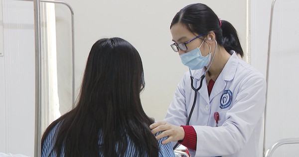 Thường xuyên ăn đồ ăn nhanh, ngồi một chỗ, cô gái 16 tuổi mắc đái tháo đường
