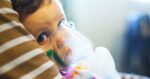 Trẻ viêm tiểu phế quản có nên dùng thuốc kháng sinh?