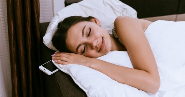 Trước khi đi ngủ đừng làm 4 việc này vì nguy hiểm hơn cả ung thư, có thể làm tổn thương mọi cơ quan