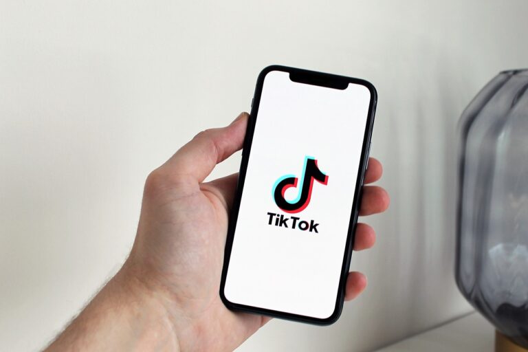 Understanding TikTok’s Algorithm: How Influencers Can Help Your Brand Stand Out