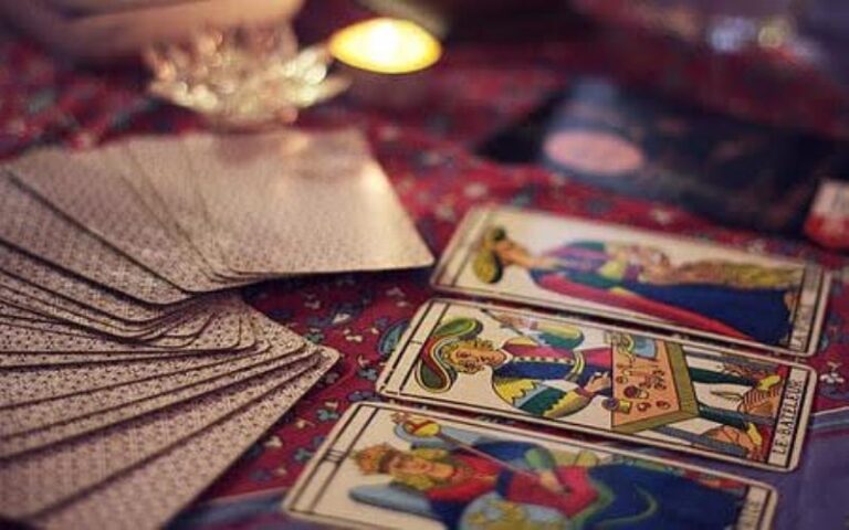 Unveiling Love’s Potential: Using Future Spouse Prediction Tarot Spreads