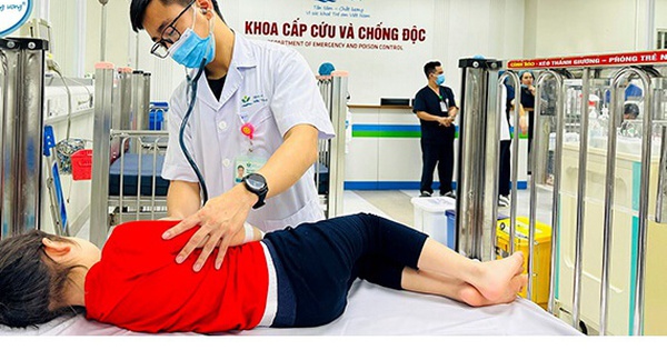 Uống nhầm thuốc giảm cân của chị gái mua trên mạng, bé 3 tuổi phải nhập viện cấp cứu