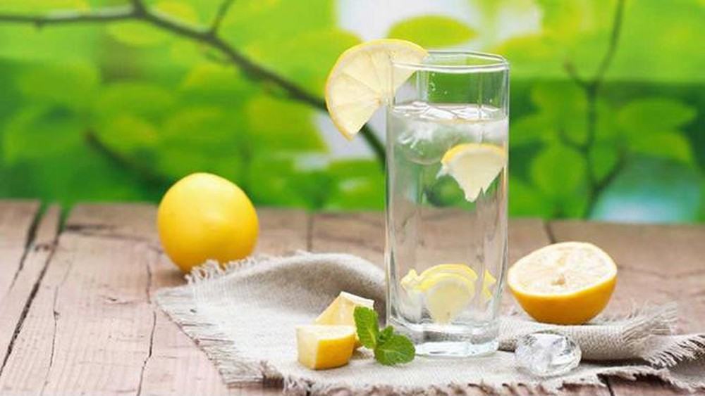 Lợi ích của việc uống nước chanh là gì?  2