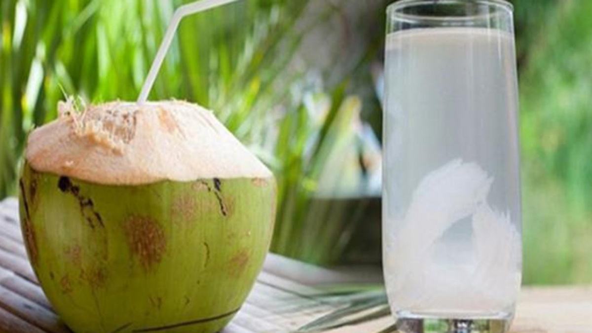 Uống nước dừa hàng ngày có tốt không?