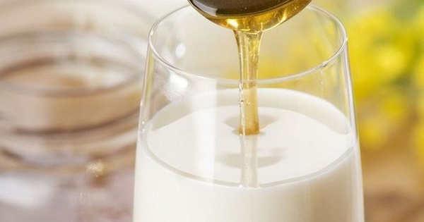 Uống sữa kết hợp thực phẩm này sẽ giúp bảo vệ dạ dày và ngăn ngừa bệnh về xương khớp cực tốt