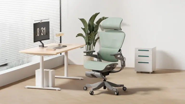 Why Ergonomic Office Desks Matter for Employee Productivity and Health